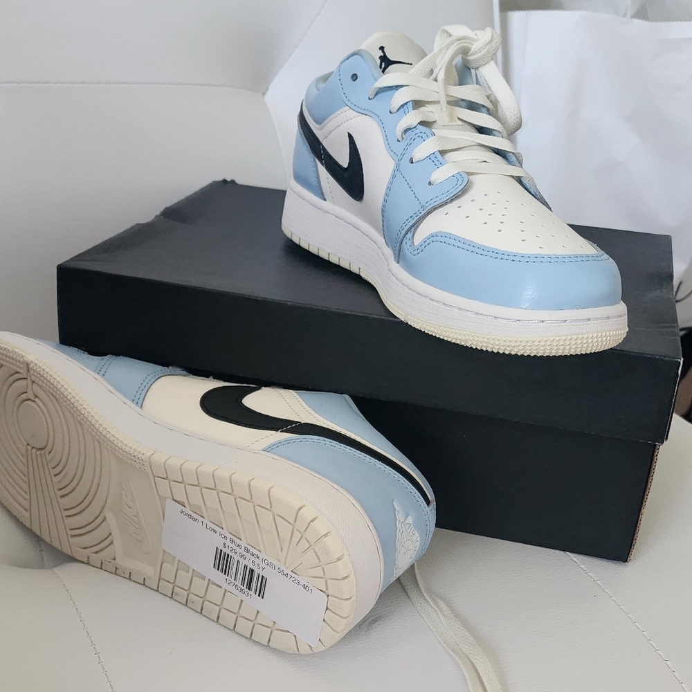 NIKE AIR JORDAN 1 LOW